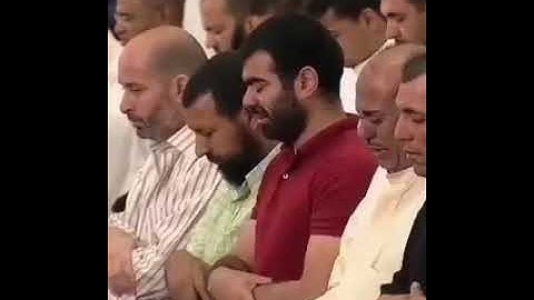 أَمَّن يُجِيبُ الْمُضْطَرَّ إِذَا دَعَاهُ تلاوة باكية للشيخ عبدالله كامل