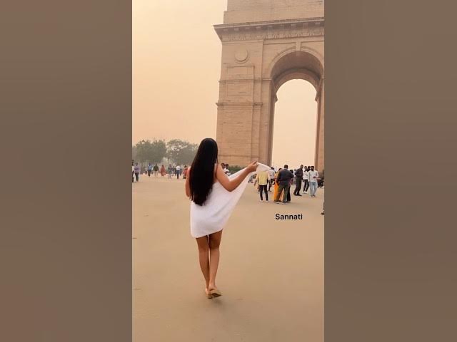 Viral kolkata model towel dance at India gate  #viralshorts #viralvideo #trendingshorts #indiagate