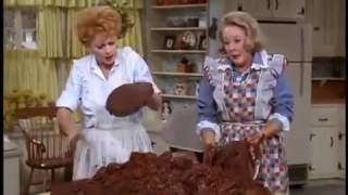 The Lucy Show S03E10 Lucy S Contact Lenses