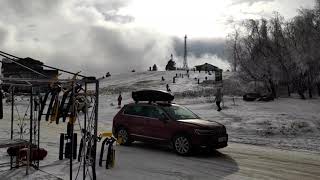 Снег выпал на горе Ай-Петри в Крыму, удивительное дело