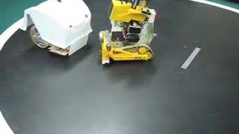 Sumobot Michael vs. Patrick