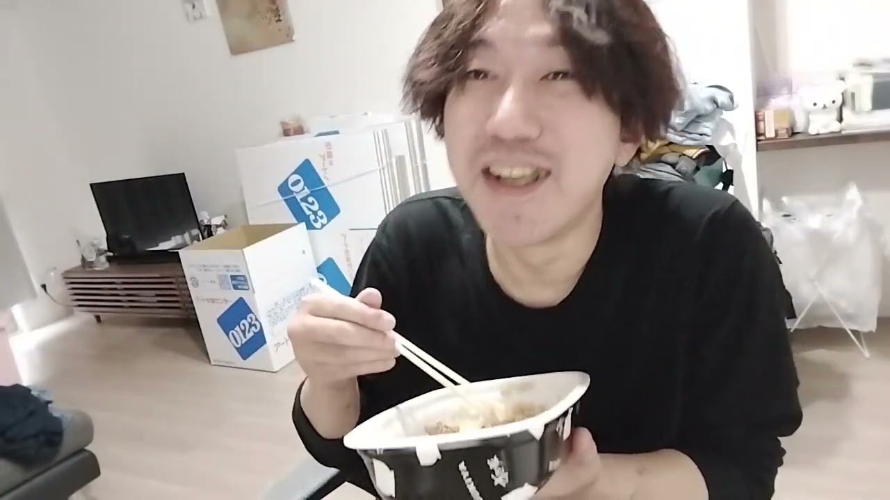 キング牛丼(メガ盛り２個)を食べるだけの動画