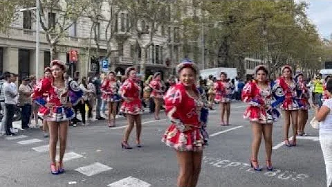 西班牙🇪🇸國慶日 巴塞羅那和馬德里街頭的慶祝活動🎉🎉 - 天天要聞