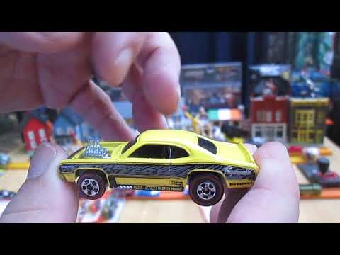 '72 Plymouth Duster Thruster 2007 Hot Wheels Muscle Car Toy Unboxing and Review  1972 Dodge Redlines