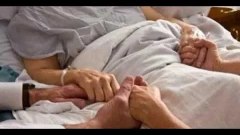 Como ajudar alguém que está com a mãe doente?