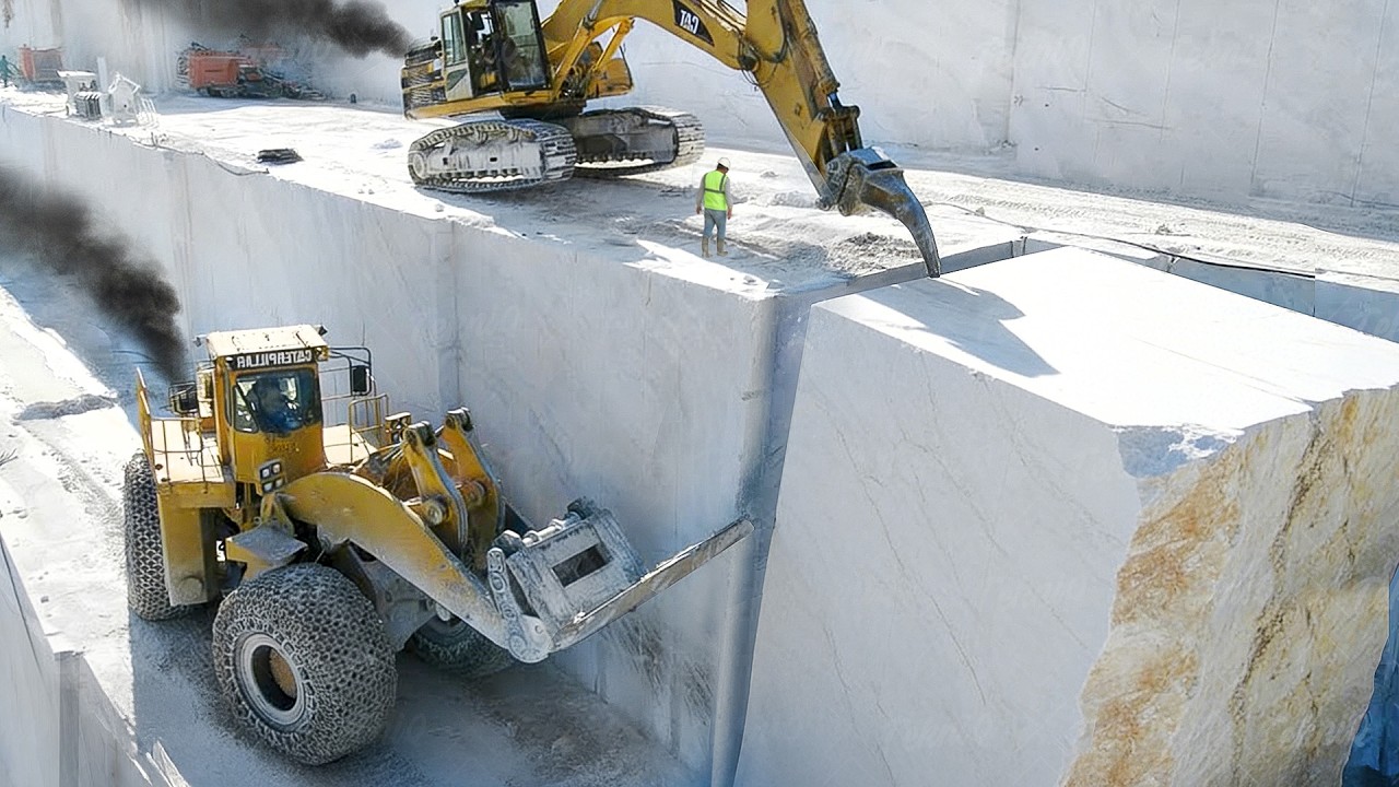 How Extreme Quarry Machines Cut & Carry Gigantic Marble Slabs