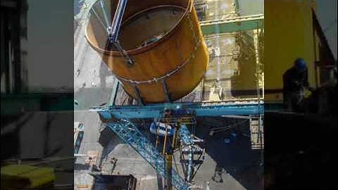 Replacing 60 tons sections of coke drums in a refinery