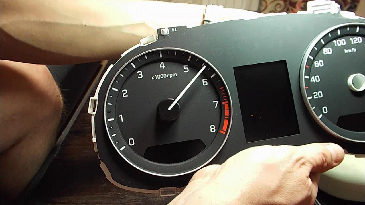 Перетяжка козырька приборки - Hyundai Creta (1G), 2 л, 2017 года аксессуары DRIV