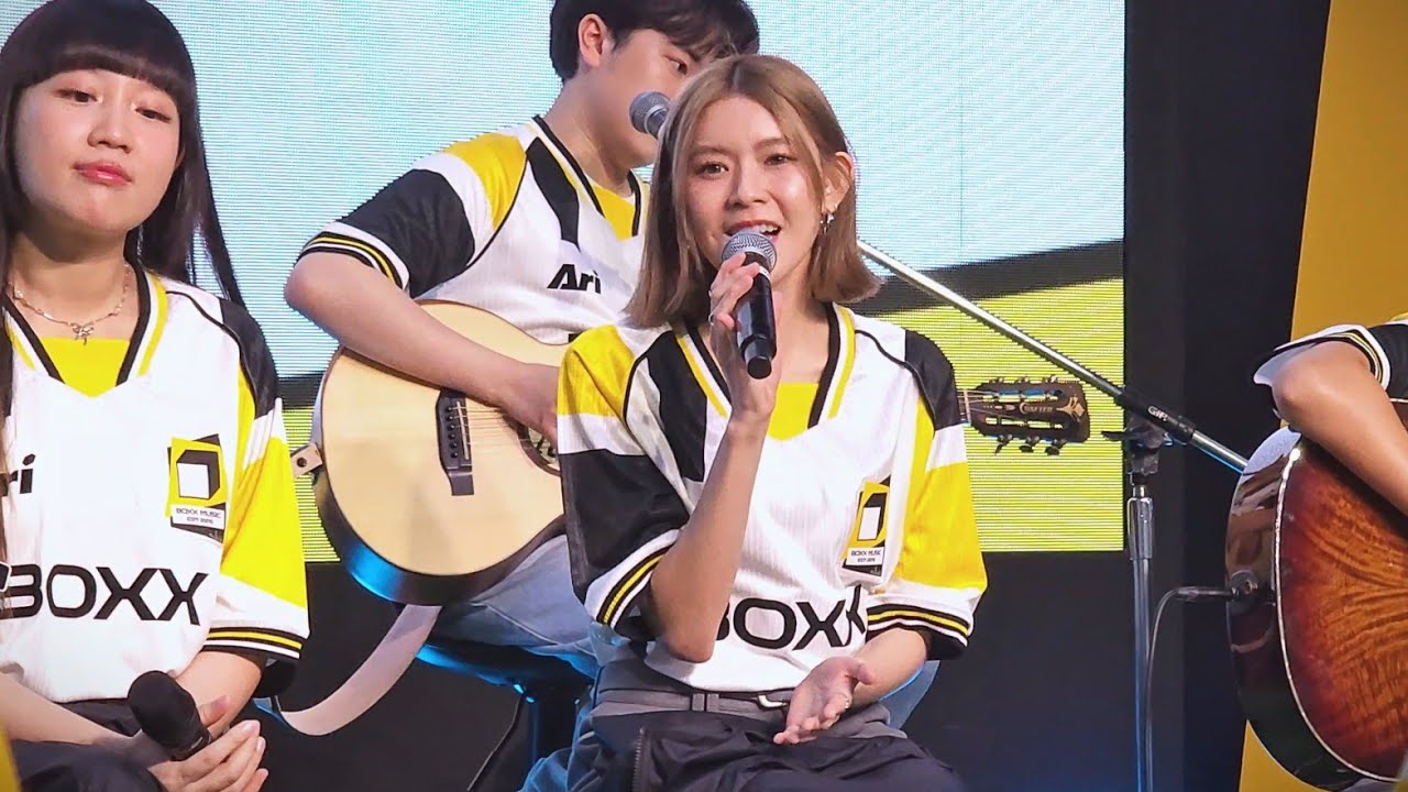 20260210 [Fancam] Bean Napason - ไม่อยากเป็นเพื่อนกับแฟนเก่า - BOXX MUSIC X ARI 2026 Mini Concert