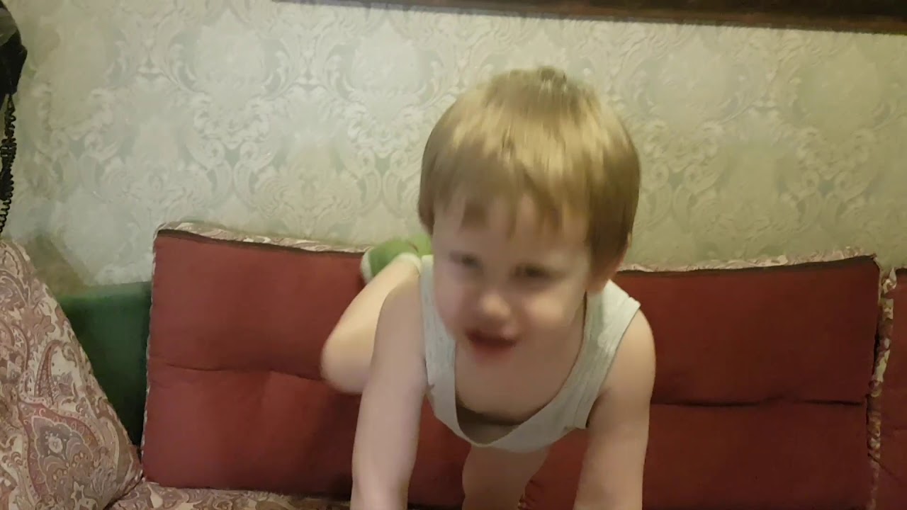 Потому что попа торчит - YouTube