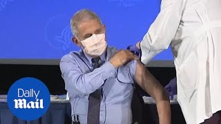 Dr Fauci receives COVID-19 vaccine
