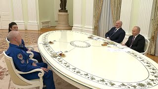 Лукашенко: Дались вы нам, особенно мне, очень нелегко! // Встреча с Василевской и Новицким