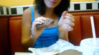 Tami & Mara im Burgerking