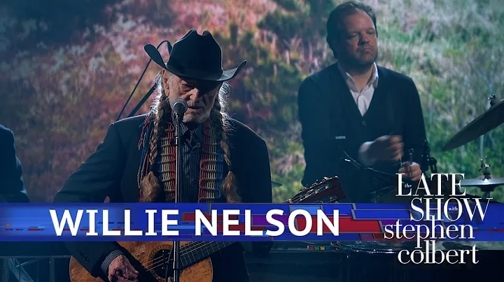 Willie Nelson Performs 'Summer Wind'