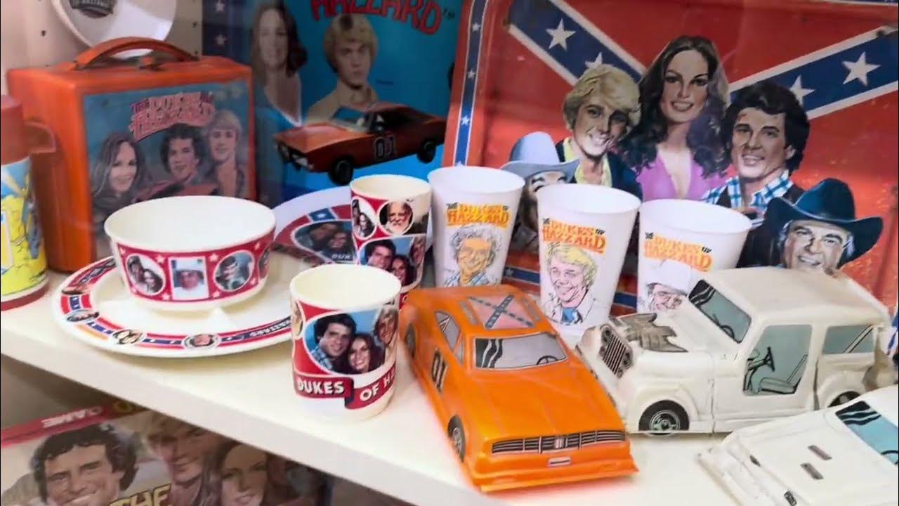 Dukes Of Hazzard Show In Pigeon Forge Cooters Dukes Of Hazzard Museum And Store Pigeon Forge Tennessee - YouTube