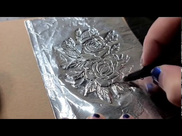 Technique du métal repoussé par l'artiste Cathy Jolicoeur 