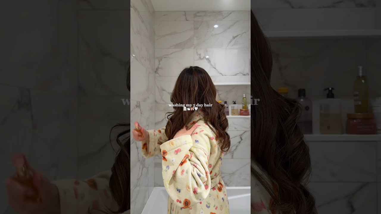 Hair wash day?? #haircare #hairwashday #haircareroutine #asmr #selfcareroutine #aesthetic