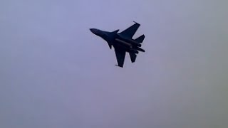 Awesome Russian Sukhoi SU-34 Low Flyover