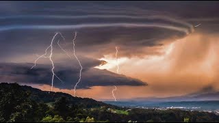 Intense supercells in Italy (storm chasing July 2023)