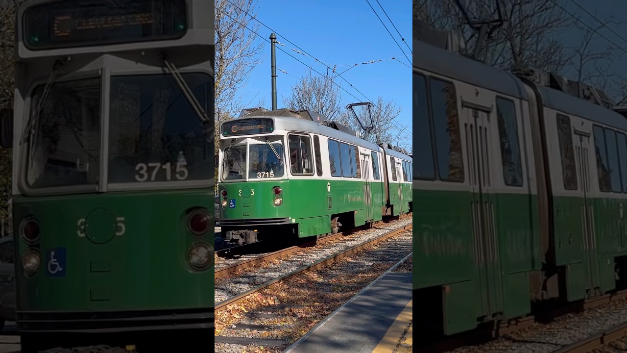 Green Line mixed set arriving at Tappan Street! 