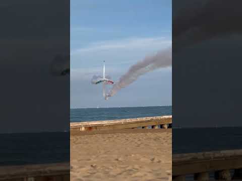Fighter Jets Show Italian Pride || ViralHog