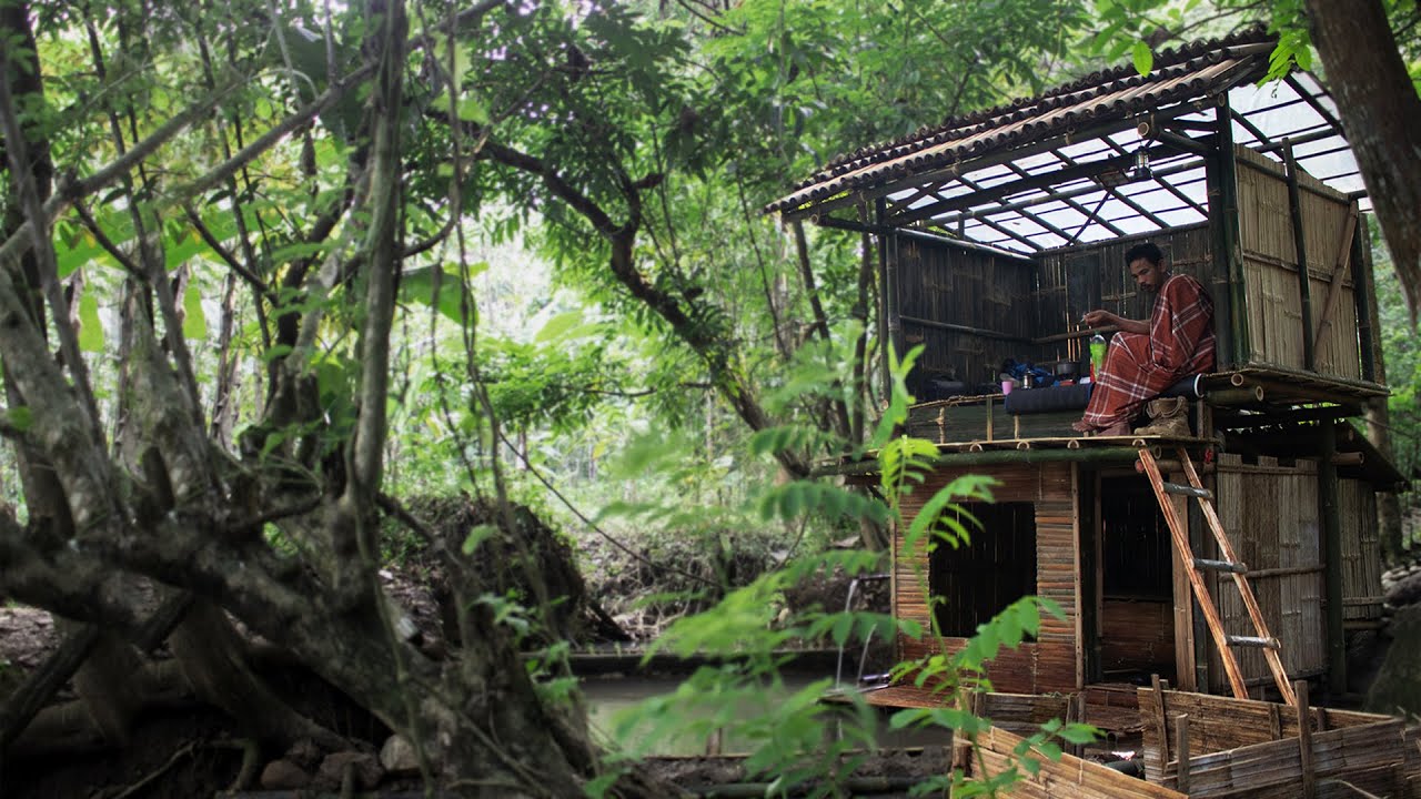 Camping di pinggir sungai renovasi shelter jadi 2 tingkat di guyur hujan deras dan panen ikan part1