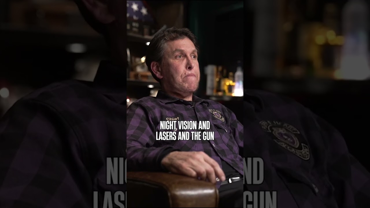 Зеленоглазый пришелец — встреча лицом к лицу с бойцом команды SEAL Team 6 😳