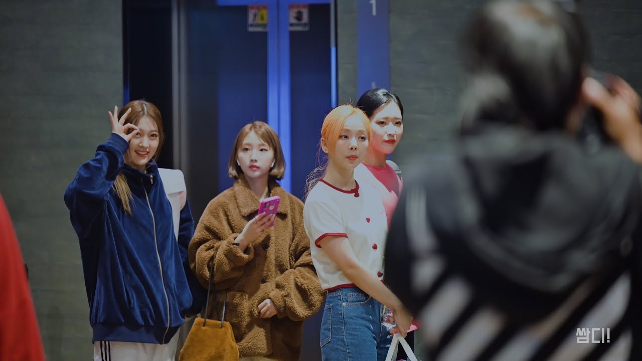 [4K] 20201029 이달의 소녀 (LOONA) Mnet 엠카운트다운 퇴근길 직캠