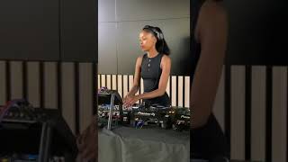 Dj Vannessa