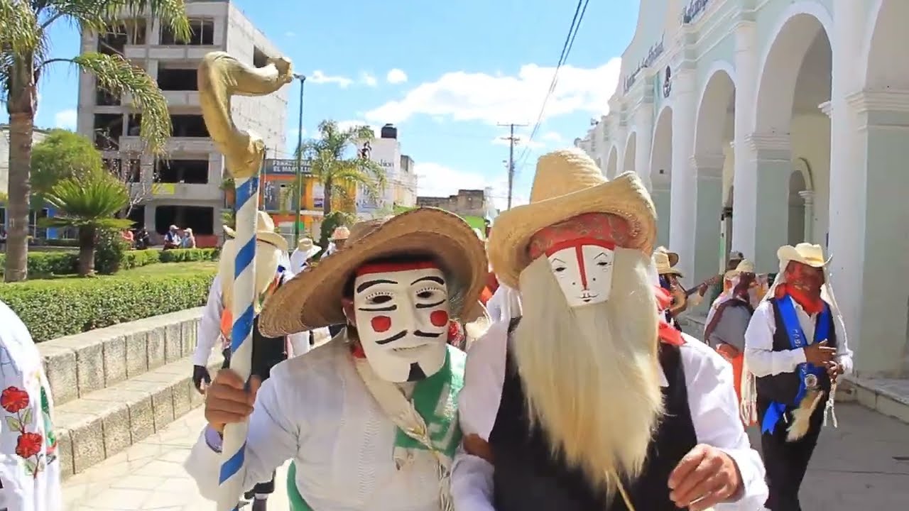ASI ES EL ESTAR ACOMPAÑANDO A LOS CHILOLOS  DEL CENTRO DE CHALCATONGO, ESTO ES OAXACA│CHILOLOS 2022