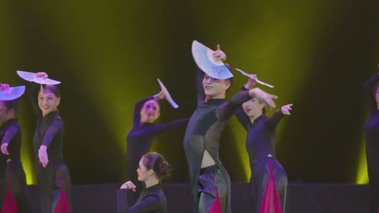 【孙科舞蹈嘉年华】旗袍折扇舞蹈《旗袍美人》群舞演出 | Chinese Dance 