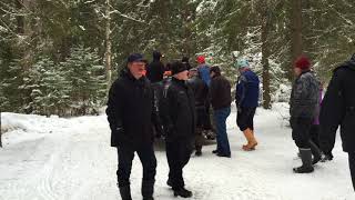 Vanha Savotta Winter Cultural Festival Visitors Ride Tractor Trailer Iphone12 Pro4K 5Gnets 5Gandroid