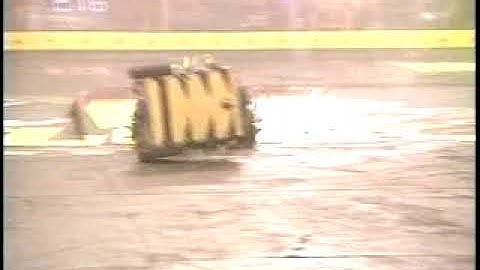 BattleBots Season 2.0: Beta Raptor vs Grunion