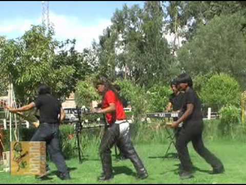 Ver video de Ojitos Negros