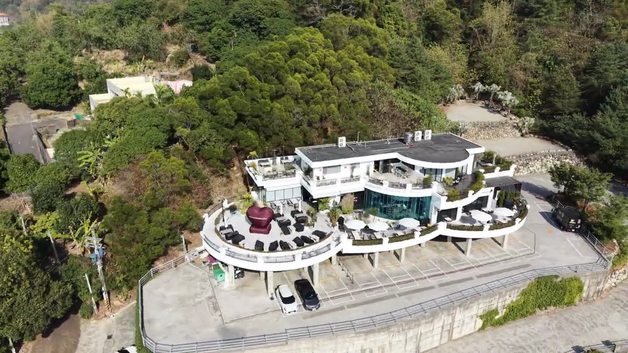 眺高 STAY WITH MOUNTAIN-台中景點 大坑景點 美食推薦 台中景觀餐廳 夜景餐廳 場地租借 慶生派對 咖啡廳 義式料理餐廳 中台科技大學