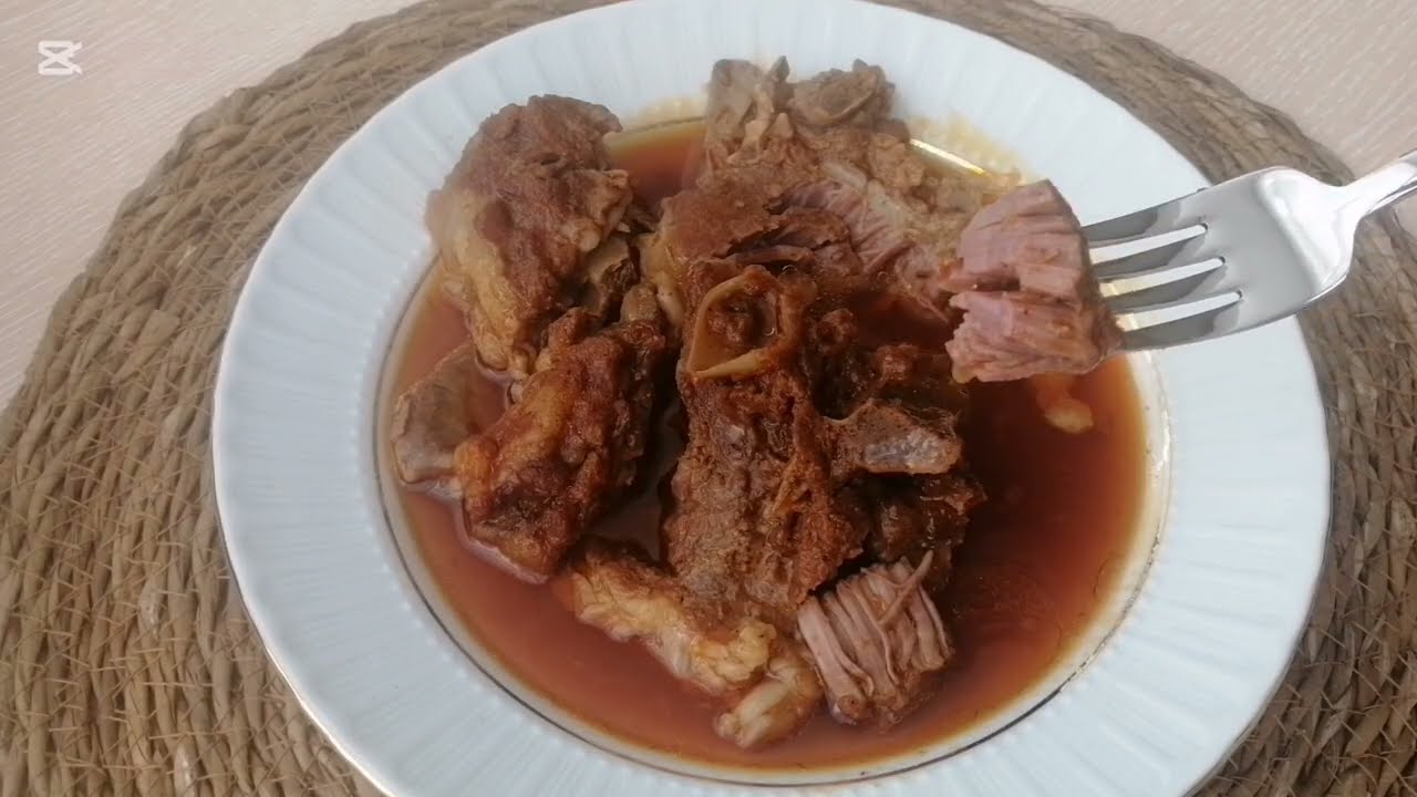 . En Kolay ve Lezzetli Kemikli Et Tarifi | Salçalı Sulu Yemek