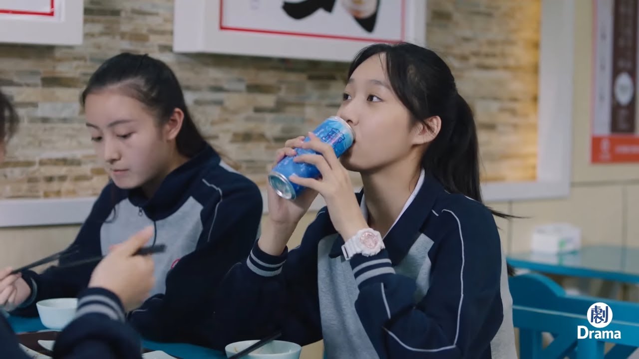 女孩長期喝一種飲料，被醫院診斷出了癌癥，警官一查：大問題！