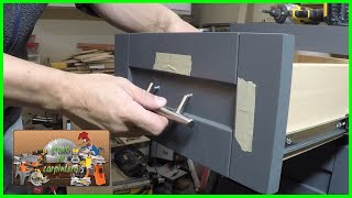 Como instalar manijas o tiradores para cajones y puertas de gabinete / how to install drawer handles