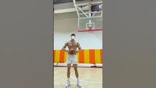 He is two meters tall，Adolescent muscle man身高两米的，帅男孩