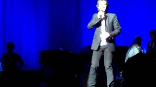 Josh Groban introducing the Groband & Joking w the audience - Paris 03/10/2011