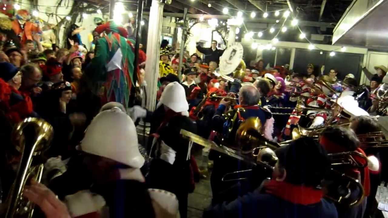 Askruizen - Kruispunt - Wat is het stil