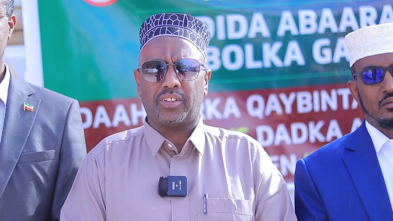 Badhsaabka Gobolka gabiley  ayaa degmooyinka gobolka  u kala diray raashin....