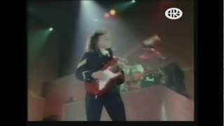 Gary Moore -1987 - 1. Over The Hills And Far Away chords