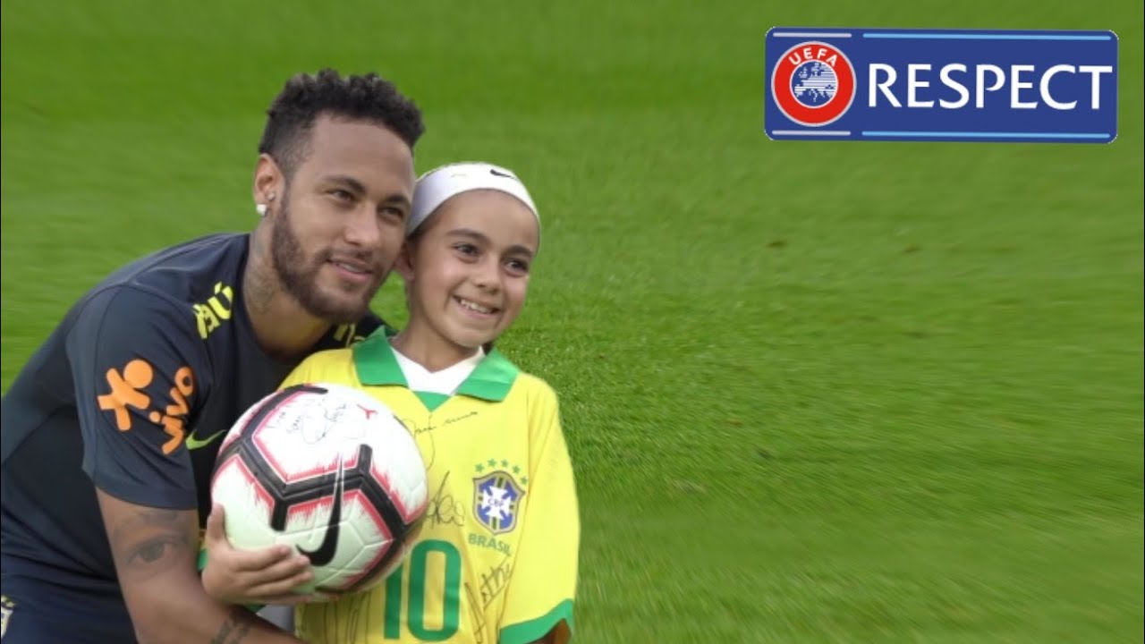 Когда футболисты отвечают болельщикам