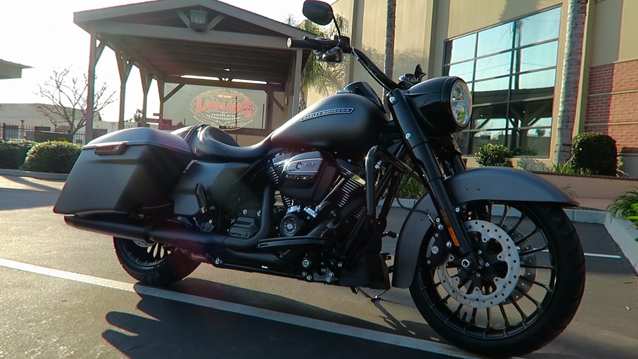 2019 Harley Davidson Road King Special FLHRXS First Ride 