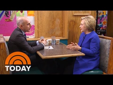 Video: Hillary En Bernie Vechten Voor De Harten Van Milieuactivisten