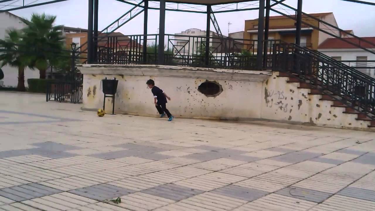 El fútbol - YouTube