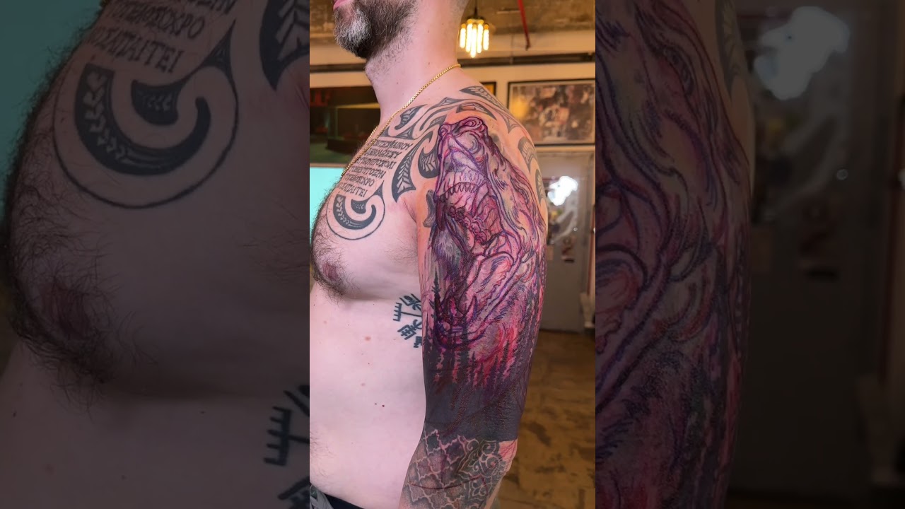 Freehanding a tattoo cover up #art #tattoo #drawing