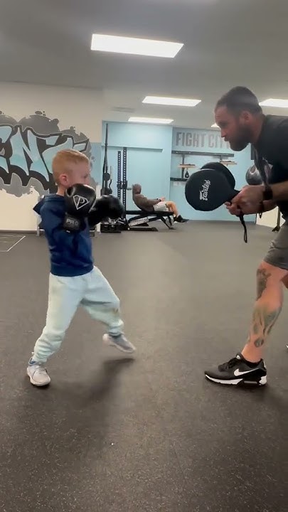 4yrold-big-c-working-the-paddles-boxing-boxinggym-boxingcoach