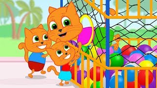 Familia de Gatos  Gatos Ayudando a Mamá a Salir de la Piscina De Bolas Dibujos animados para niños
